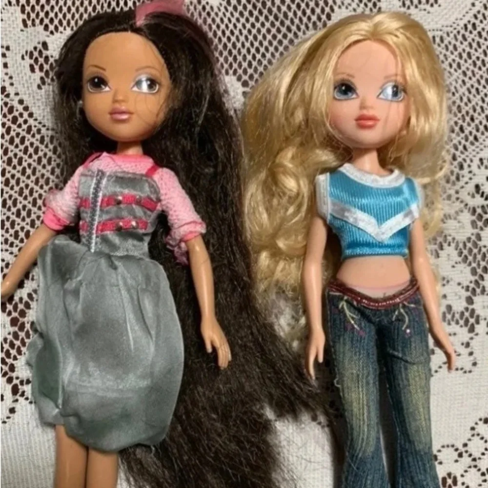 Bratz dolls 2 Moxie girlz Avery/Sophina & Cricket horse riding club sounds/walks